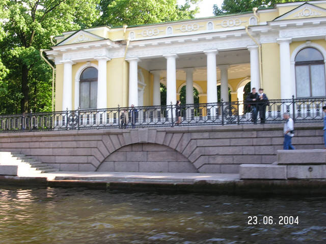 pict8330.sized.jpg