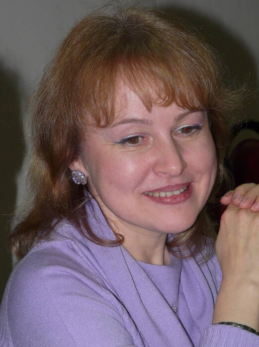 elena-7b.jpg